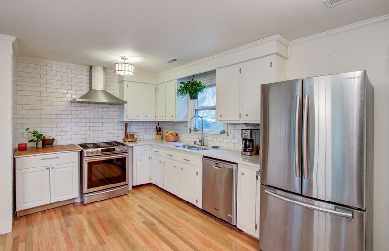 4489 Highway 174, Hollywood, SC 29449