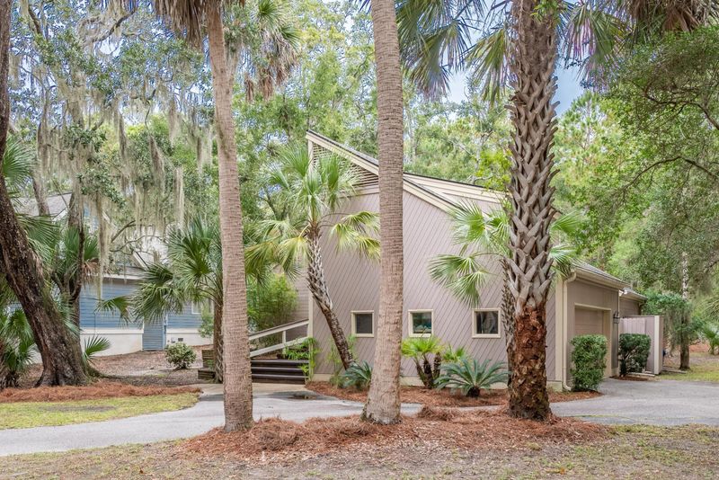 2774 Old Forest Dr, Johns Island, SC 29455