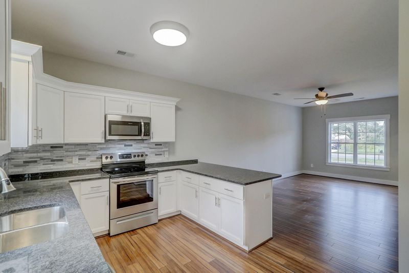 1552 Castlewick Ave, Johns Island, SC 29455