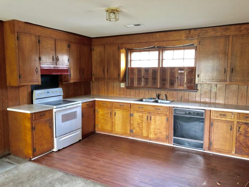 1201 Midvale Ave, Charleston, SC 29412