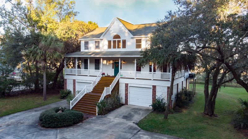 2211 Shoreline Dr, Johns Island, SC 29455