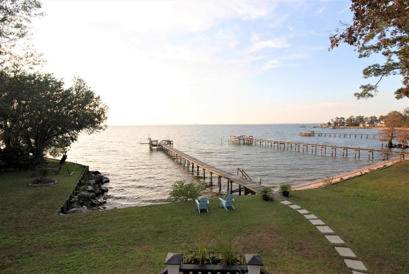 110 Saracen Dr, Bonneau, SC 29431