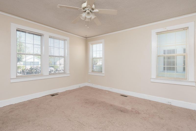 189 W Poplar St, Charleston, SC 29403