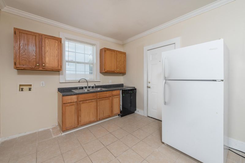 189 W Poplar St, Charleston, SC 29403