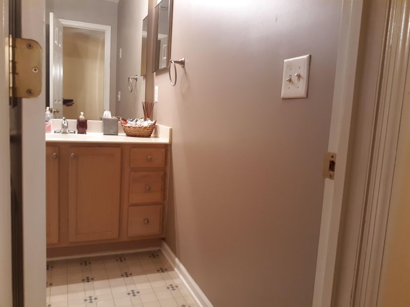 8073 Shadow Oak Dr, North Charleston, SC 29406