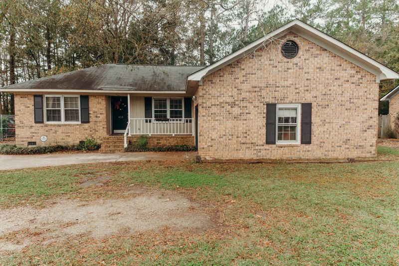 410 Longleaf Dr, Summerville, SC 29483