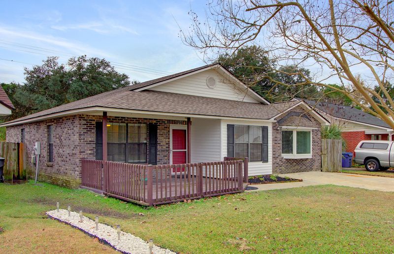 1013 T J Ln, Summerville, SC 29483