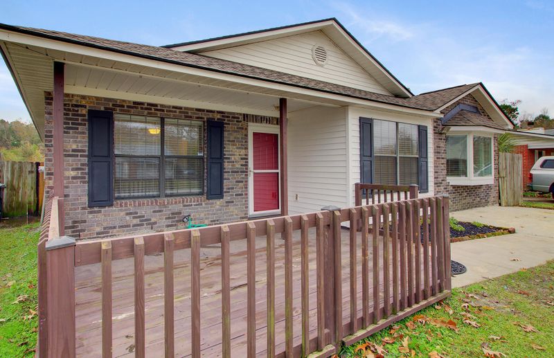 1013 T J Ln, Summerville, SC 29483