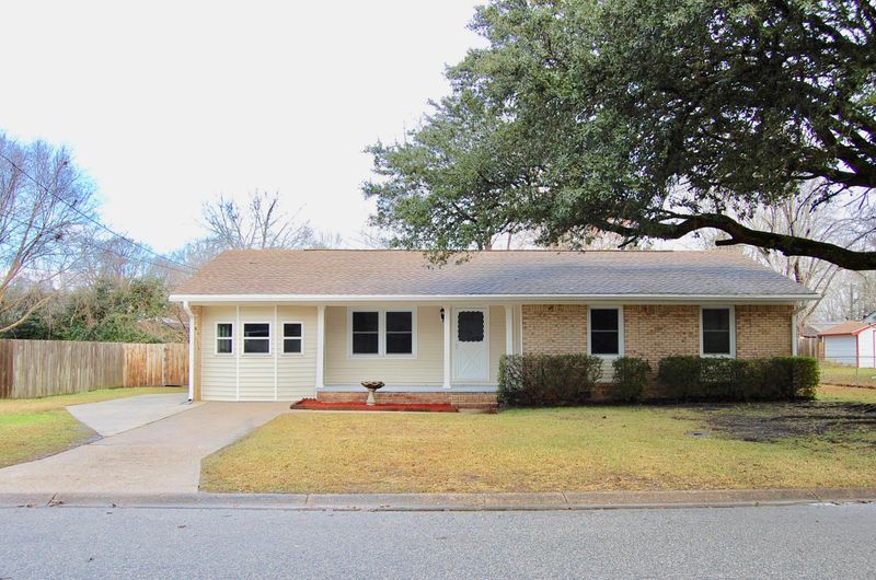 22 Montclair Ave, Goose Creek, SC 29445