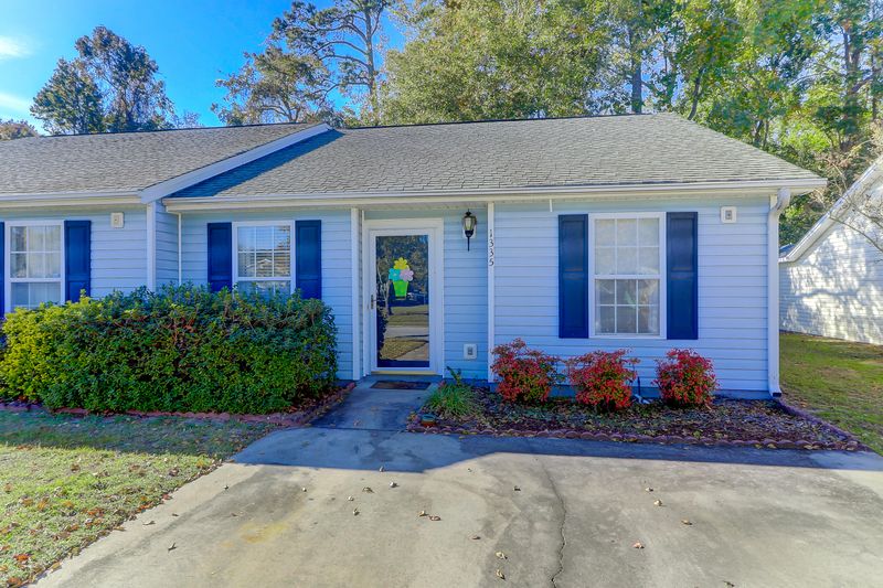 1335 Pinnacle Ln, Charleston, SC 29412