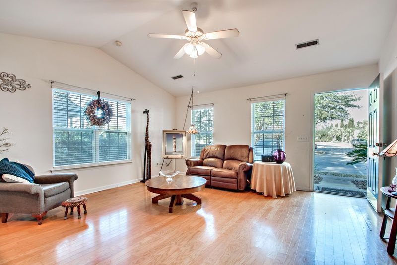 110 Taylor Cir, Goose Creek, SC 29445