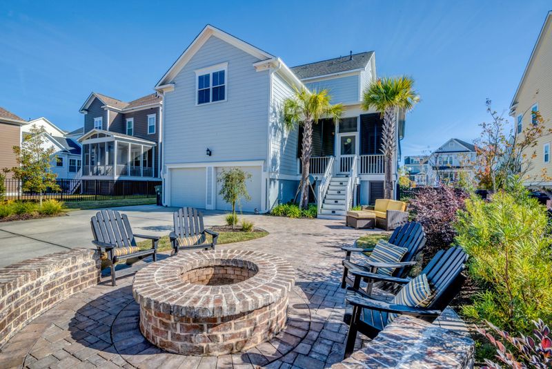 1662 Pierce St, Charleston, SC 29492