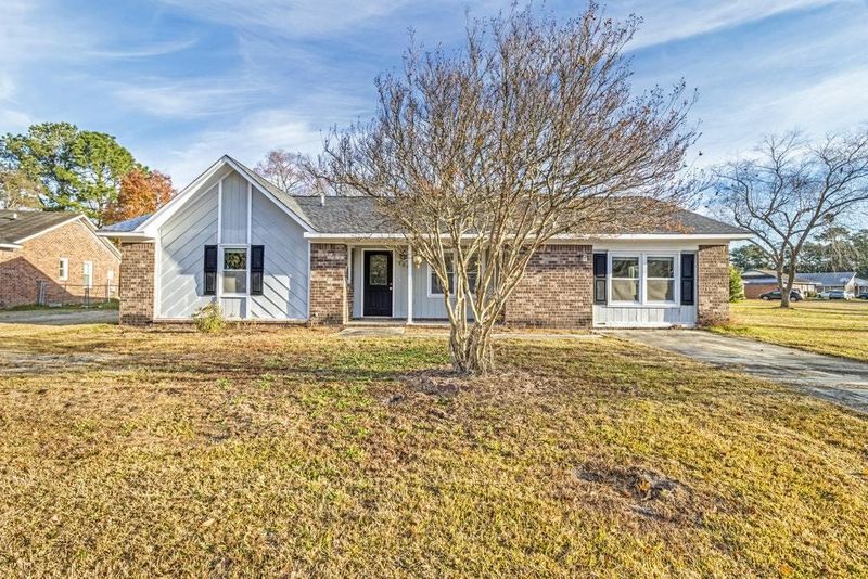 100 Totem Ct, Summerville, SC 29486
