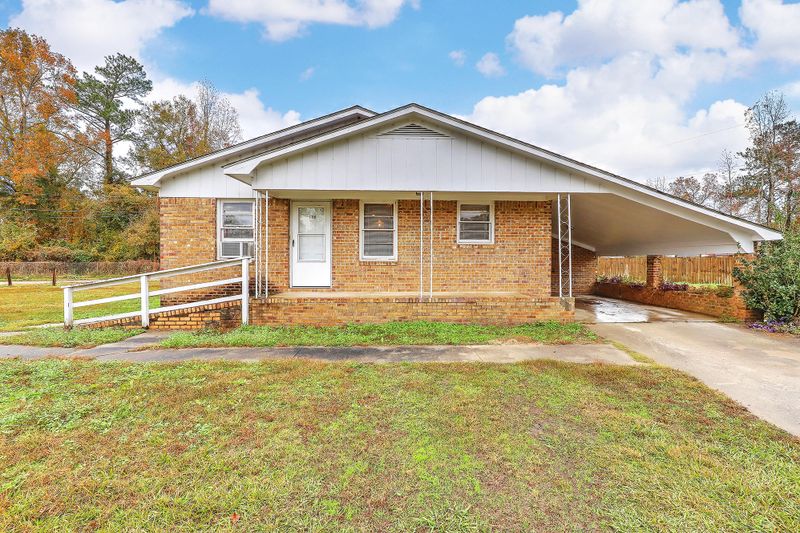 136 Wells Cir, Saint Stephen, SC 29479