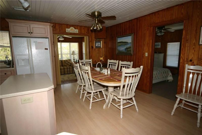3204 Palmetto Blvd, Edisto Beach, SC 29438