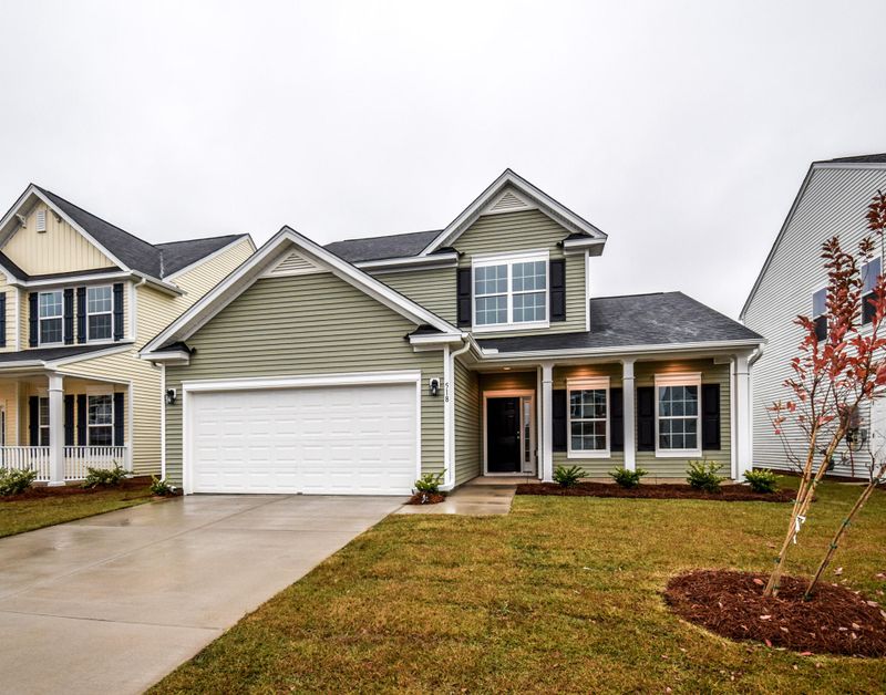 518 Lateleaf Dr, Moncks Corner, SC 29461