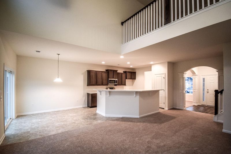 518 Lateleaf Dr, Moncks Corner, SC 29461