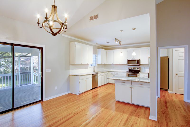 1494 Oaklanding Rd, Mount Pleasant, SC 29464