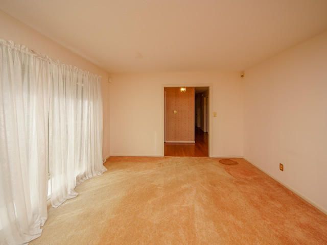 111 Runnymede Ln, Summerville, SC 29485