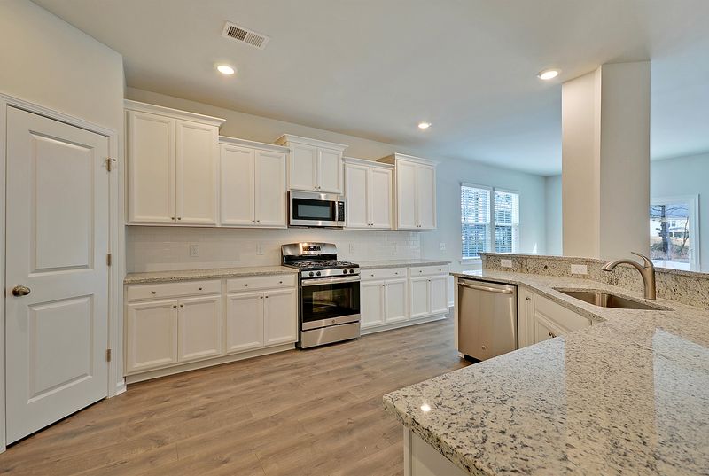 3053 Caspian Ct, Mount Pleasant, SC 29466