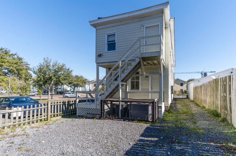 689 King St, Charleston, SC 29403