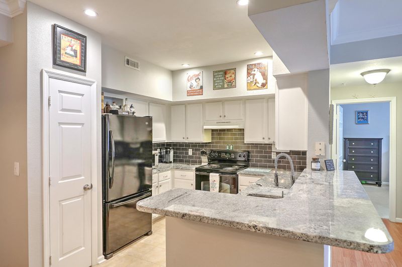 700 Daniel Ellis Dr #3206, Charleston, SC 29412