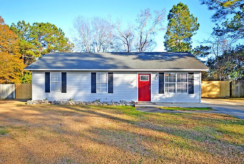 107 Juniper Ct, Moncks Corner, SC 29461