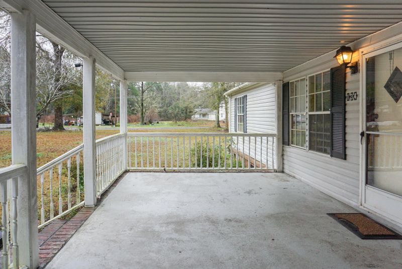 134 Hillman Ln, Saint Stephen, SC 29479