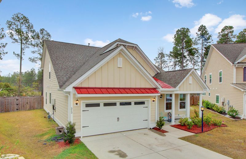 313 Whispering Breeze Ln, Summerville, SC 29486