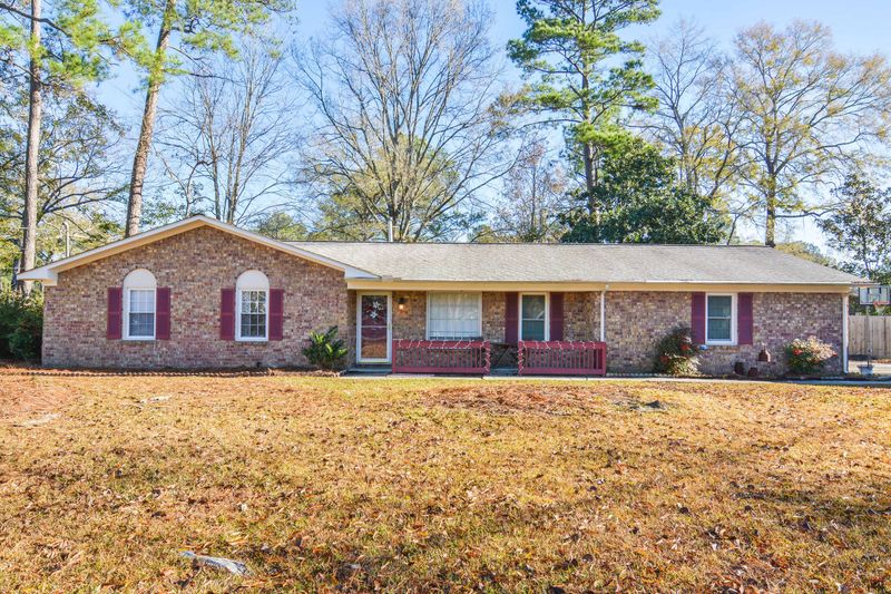 2912 Bienville Rd, North Charleston, SC 29406