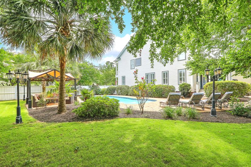 202 Hasell Ct, Charleston, SC 29492
