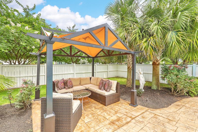 202 Hasell Ct, Charleston, SC 29492