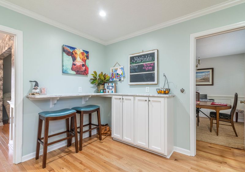 21 Lombardi Ln, Hanahan, SC 29410