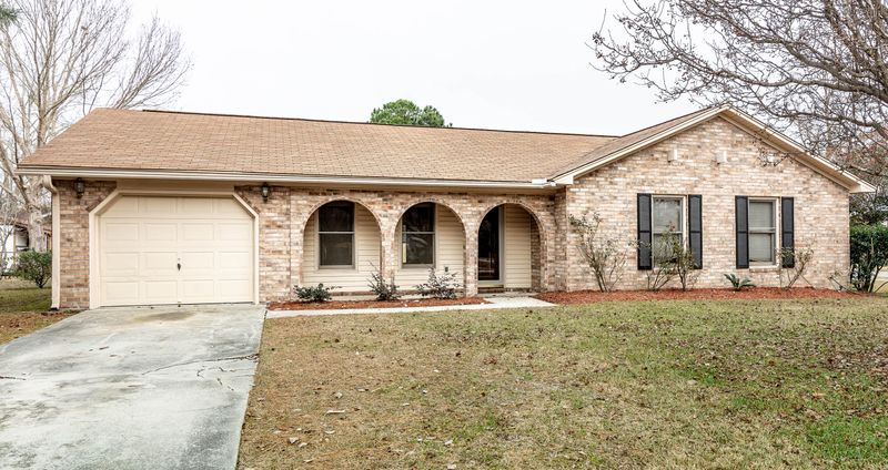 100 Indian Dr, Summerville, SC 29486