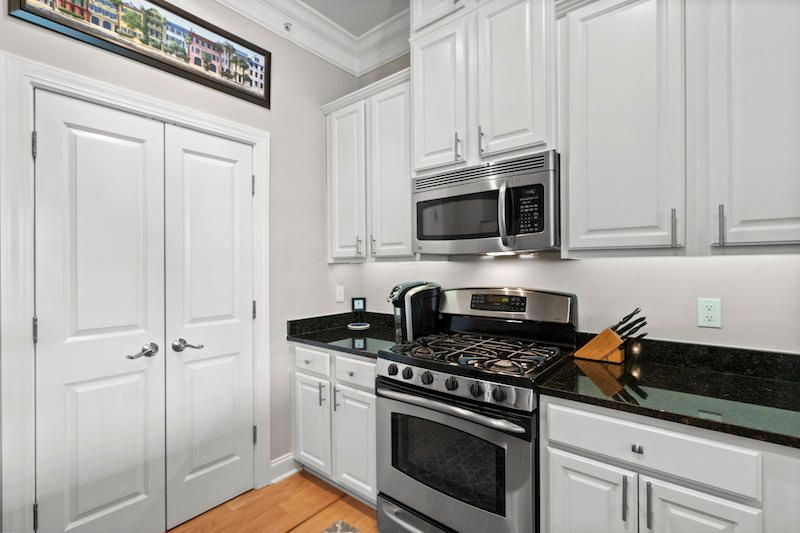 200 River Landing Dr #F305, Charleston, SC 29492