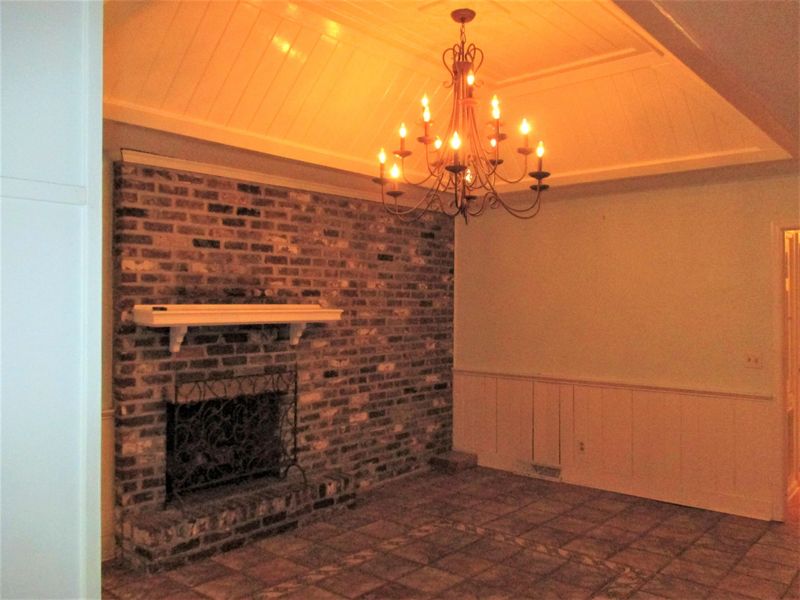 2410 Spring Garden St, Charleston, SC 29414
