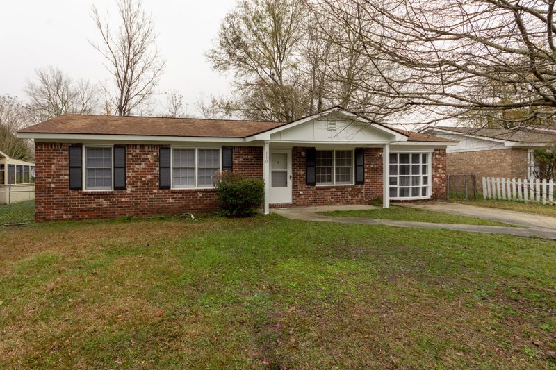 110 Pine Grove Dr, North Charleston, SC 29420