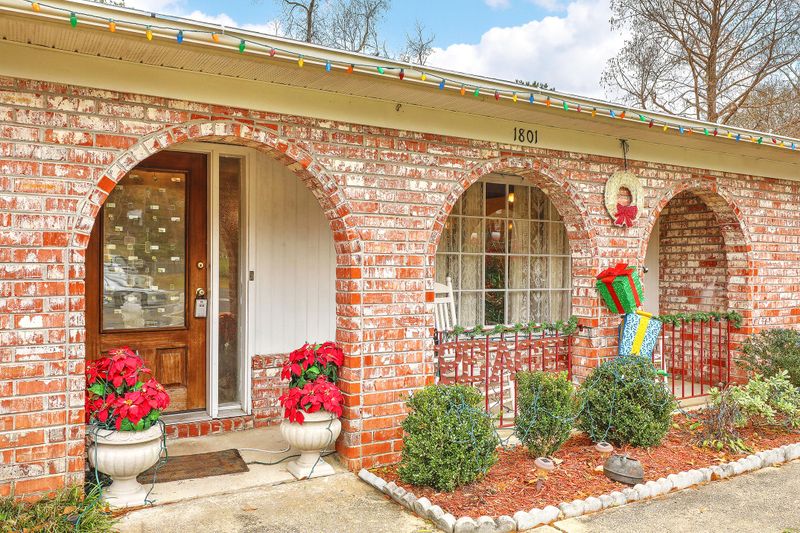 1801 Greenmore Dr, Charleston, SC 29407