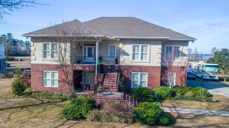 2050 W Lake Shore Dr, Pinopolis, SC 29469