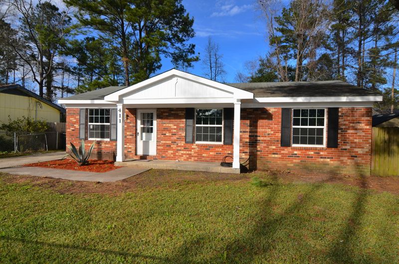411 Robin Dr, Goose Creek, SC 29445