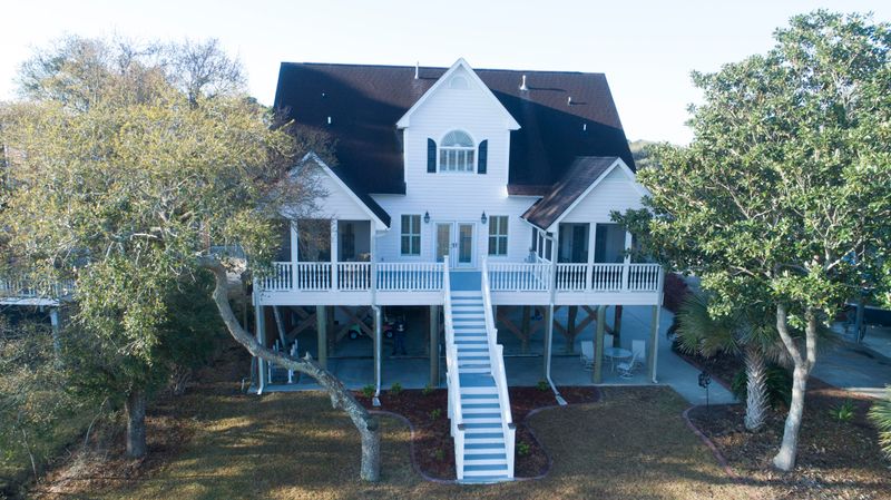 342 Shadow Race Ln, Folly Beach, SC 29439