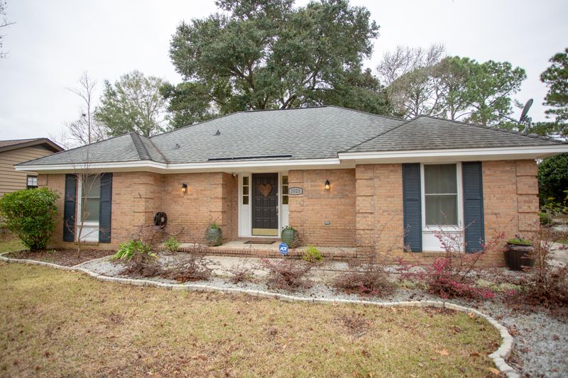 1025 Wellington Dr, Charleston, SC 29412