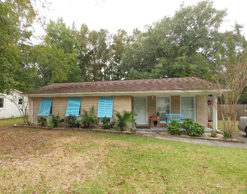 1121 N Shadow Dr, Mount Pleasant, SC 29464