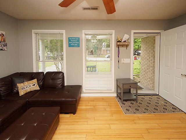 1121 N Shadow Dr, Mount Pleasant, SC 29464