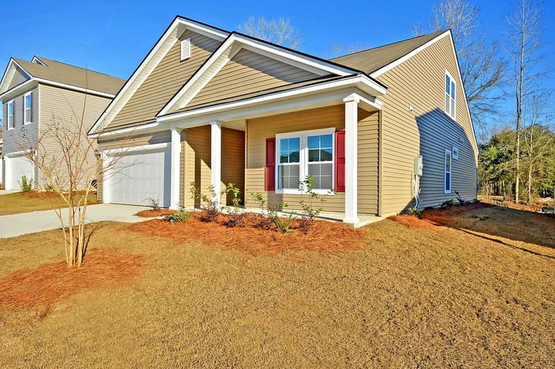 54 Pavilion St, Summerville, SC 29483