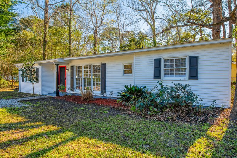 1603 W Robinhood Dr, Charleston, SC 29407