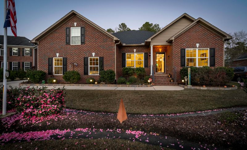 8739 Alexandria Dr, North Charleston, SC 29420
