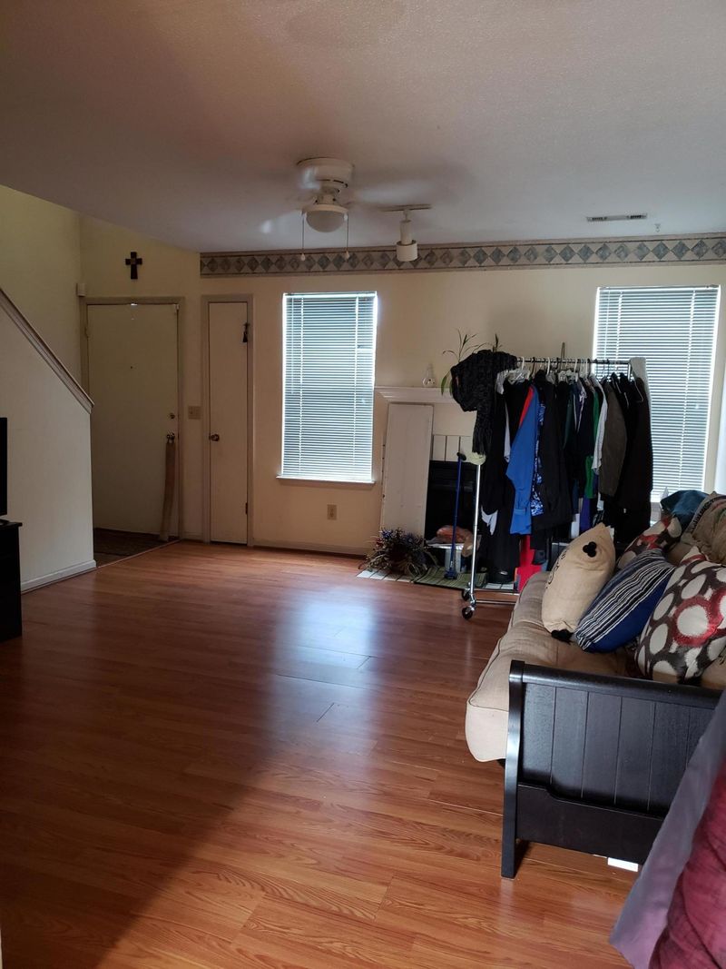 235 Pineshadow Dr, Goose Creek, SC 29445