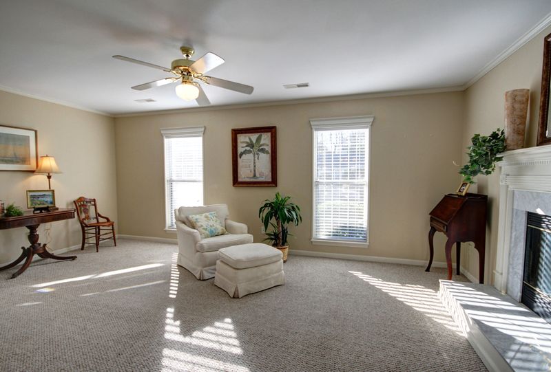 1933 Twickenham Pl, Mount Pleasant, SC 29464