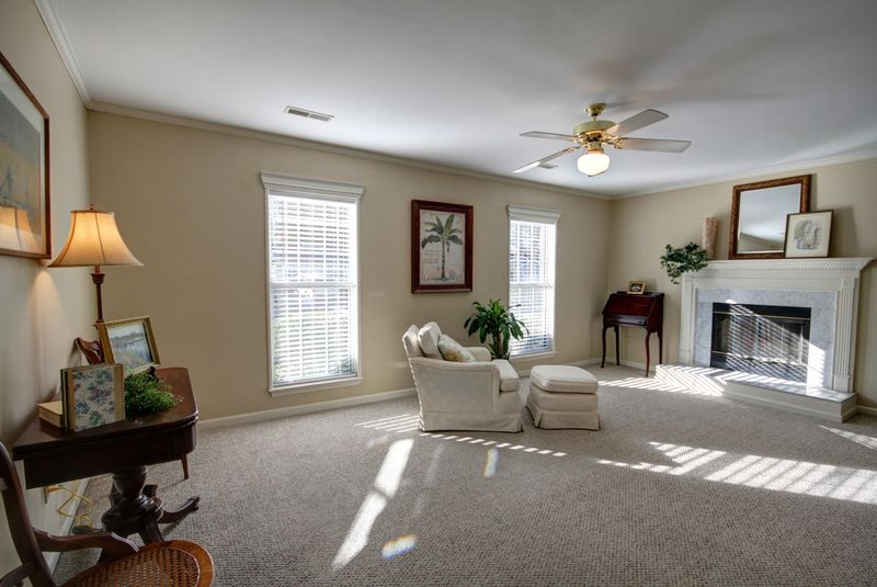 1933 Twickenham Pl, Mount Pleasant, SC 29464